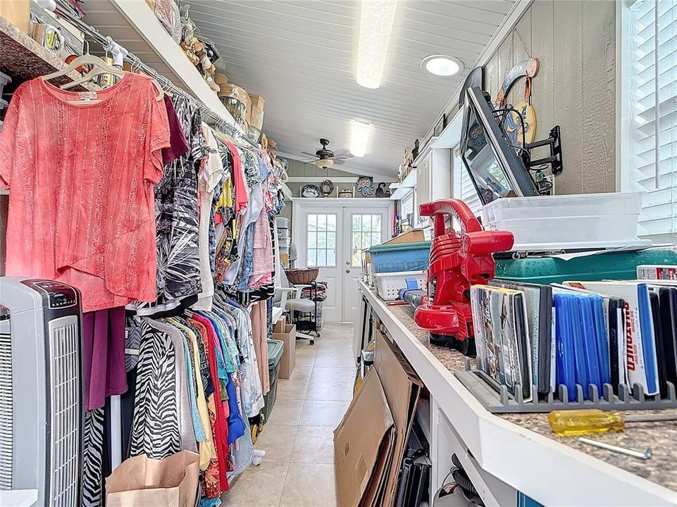 待售: $399,000 (2 贝兹, 2 浴室, 1047 平方英尺)