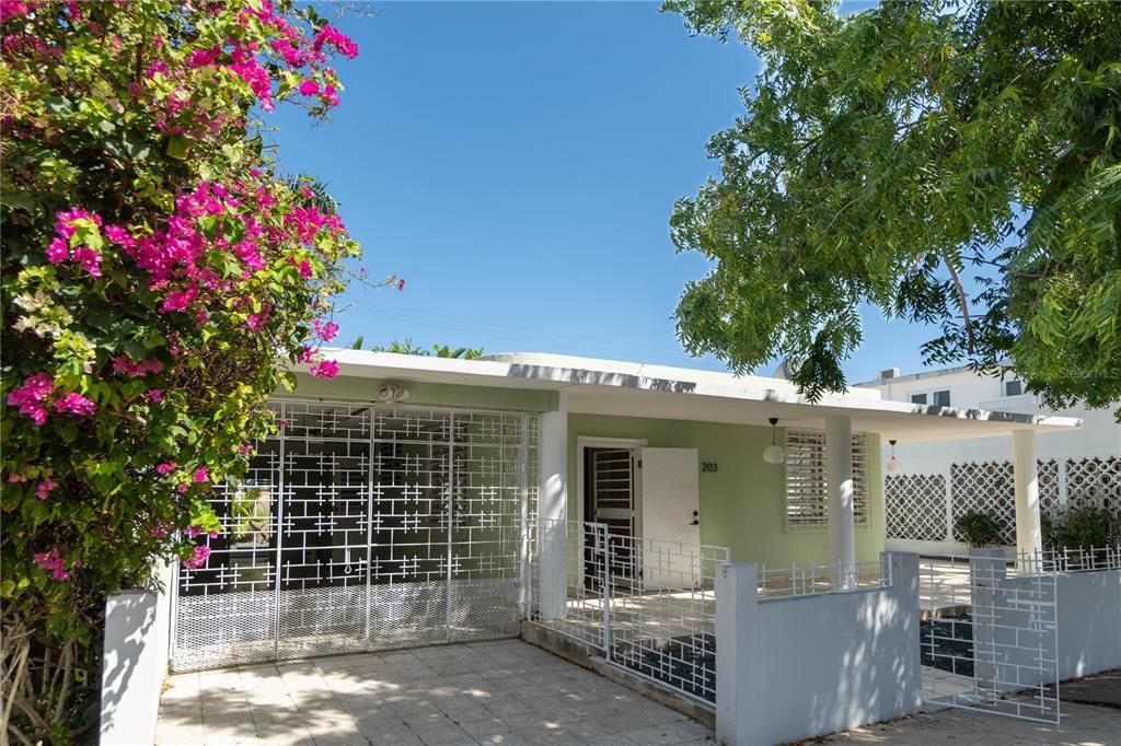 Недавно арендовано: $2,000 (3 спален, 2 ванн, 1350 Квадратных фут)