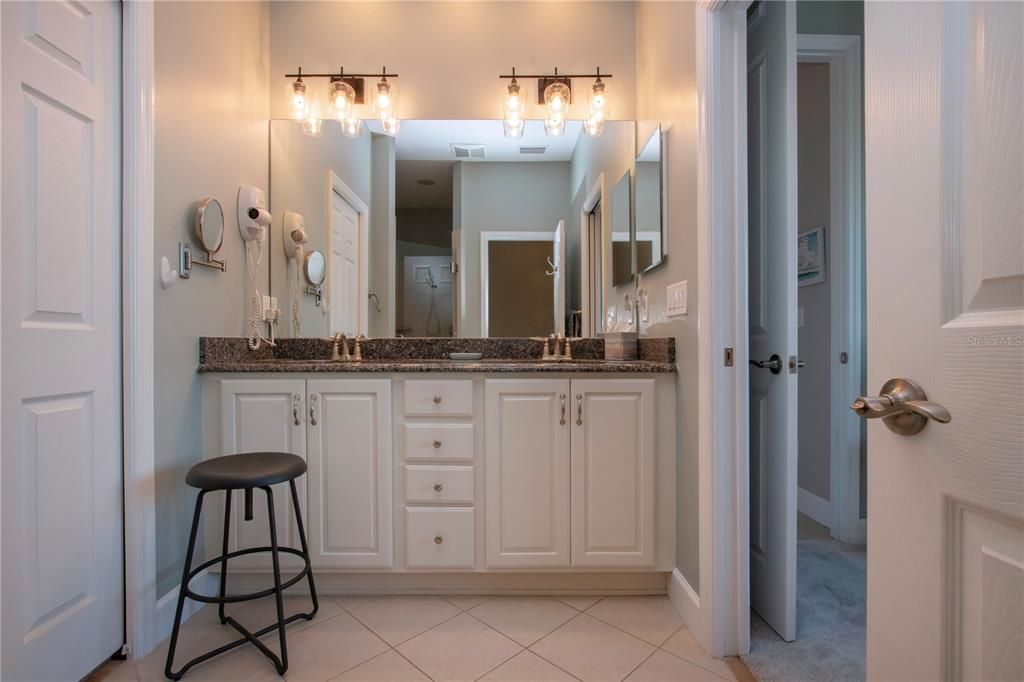 На продажу: $325,000 (2 спален, 2 ванн, 1493 Квадратных фут)