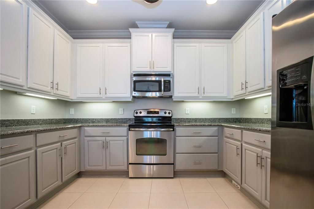 На продажу: $325,000 (2 спален, 2 ванн, 1493 Квадратных фут)