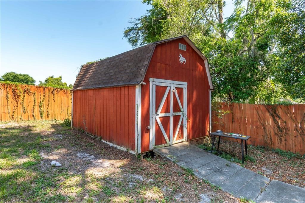 合同活跃: $224,000 (2 贝兹, 2 浴室, 1228 平方英尺)