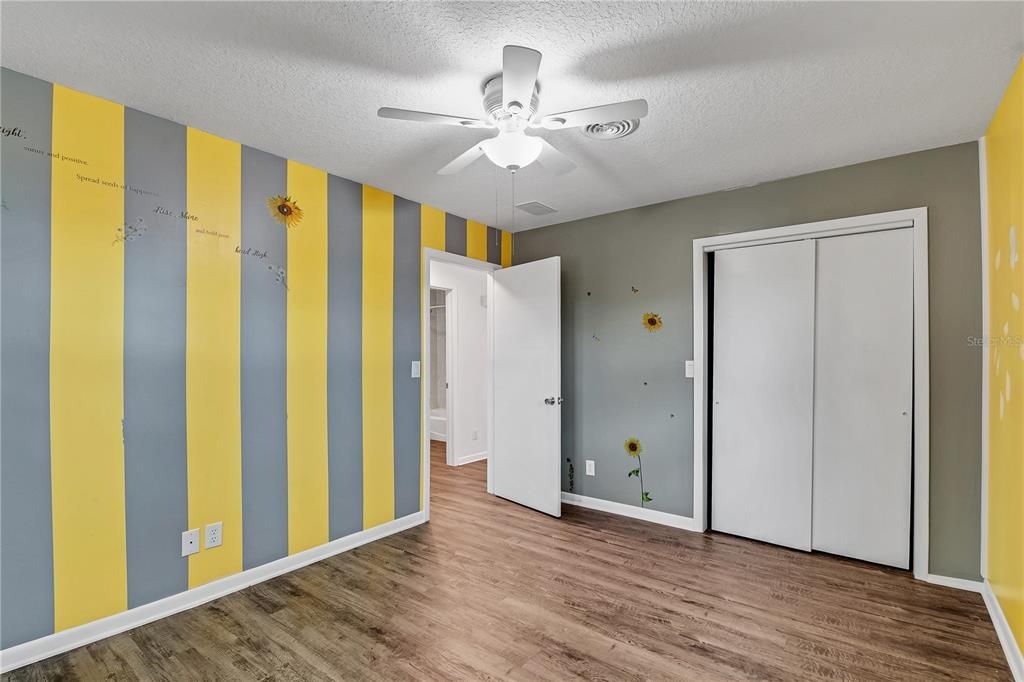 合同活跃: $224,000 (2 贝兹, 2 浴室, 1228 平方英尺)