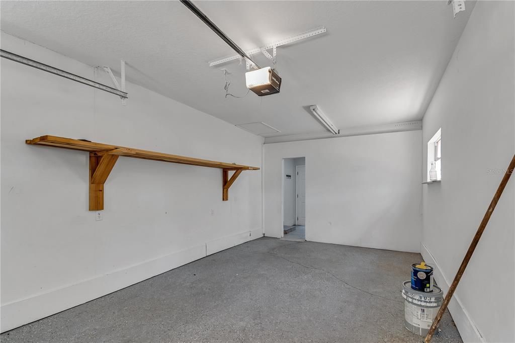 合同活跃: $224,000 (2 贝兹, 2 浴室, 1228 平方英尺)