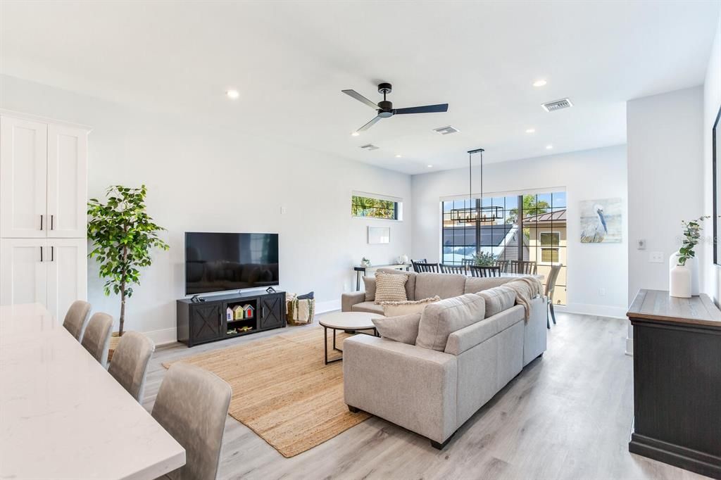 For Sale: $1,485,000 (4 beds, 3 baths, 1820 Square Feet)