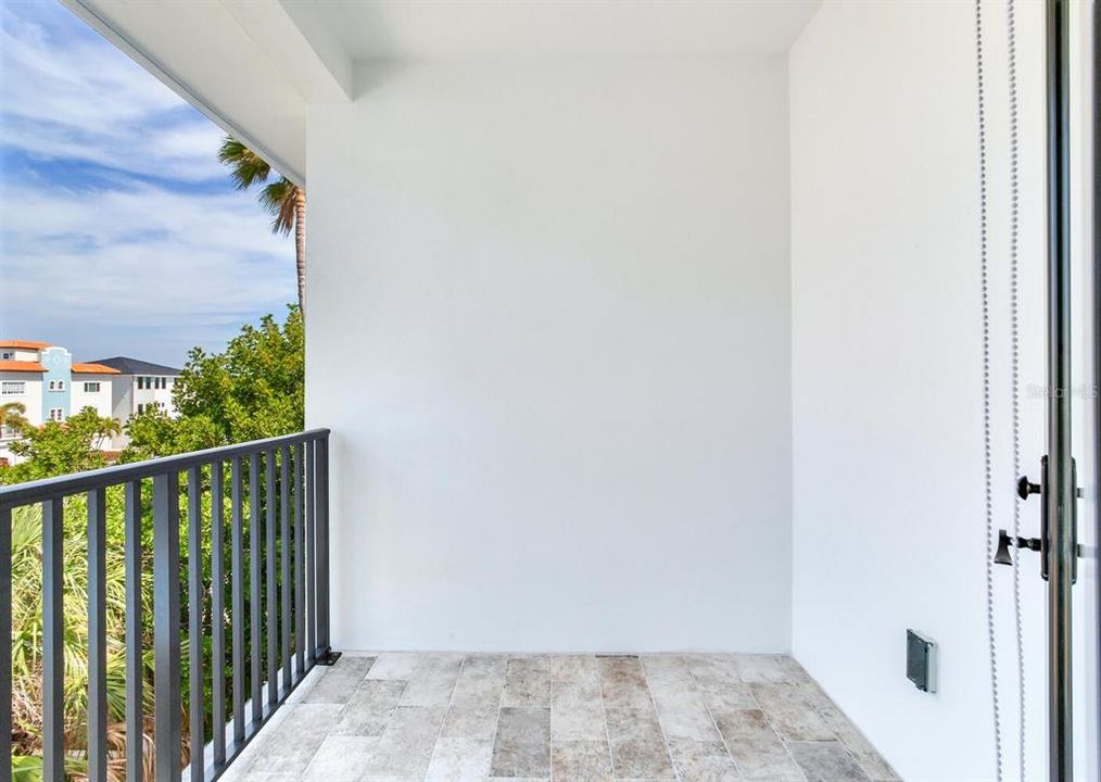 For Sale: $1,485,000 (4 beds, 3 baths, 1820 Square Feet)