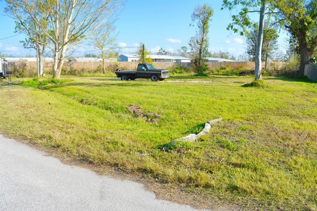 待售: $90,000 (0.37 acres)