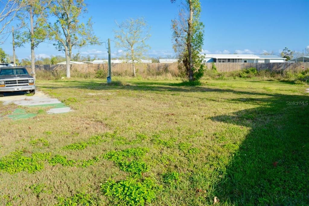 待售: $90,000 (0.37 acres)