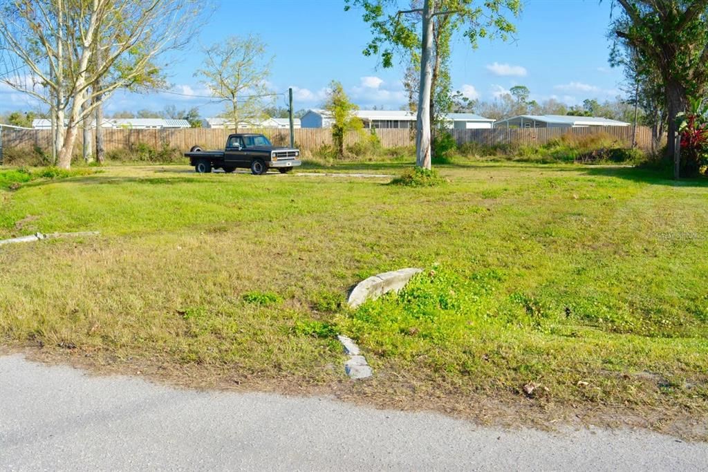 待售: $90,000 (0.37 acres)