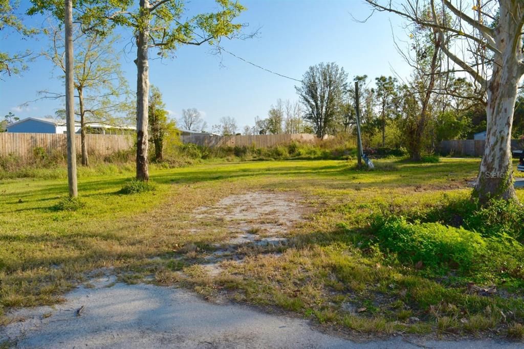 待售: $90,000 (0.37 acres)