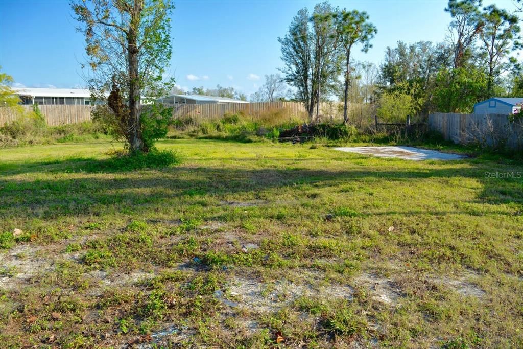 待售: $90,000 (0.37 acres)