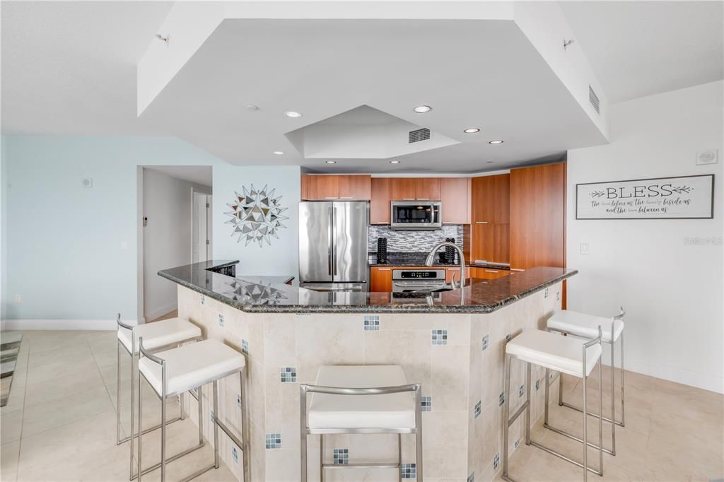 En Venta: $549,000 (3 camas, 3 baños, 2239 Pies cuadrados)