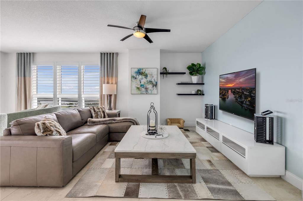 En Venta: $549,000 (3 camas, 3 baños, 2239 Pies cuadrados)