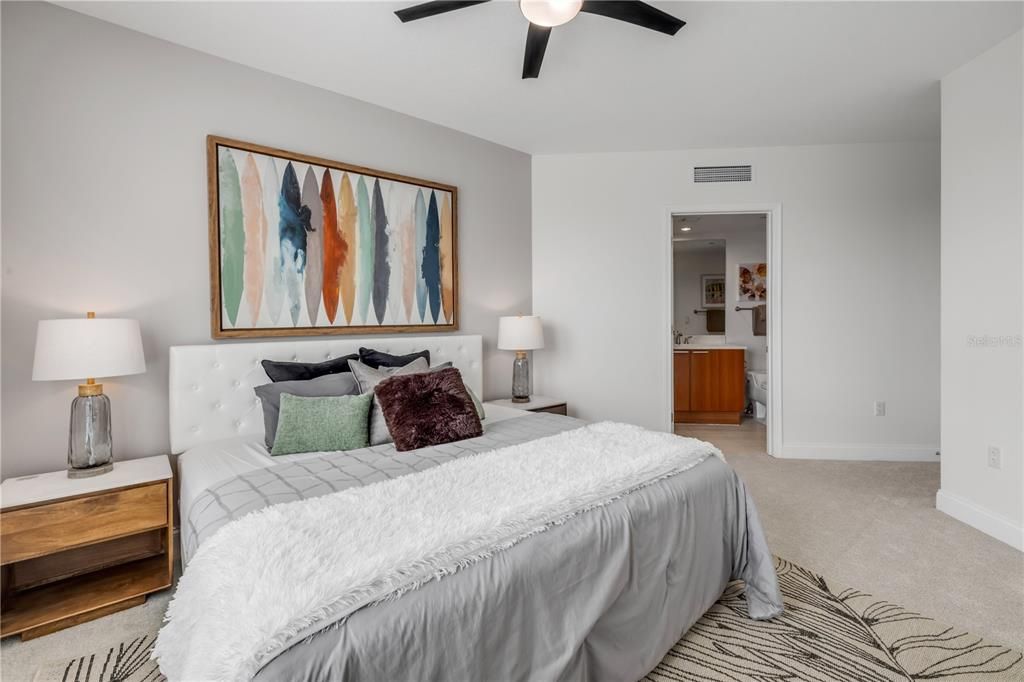 En Venta: $549,000 (3 camas, 3 baños, 2239 Pies cuadrados)