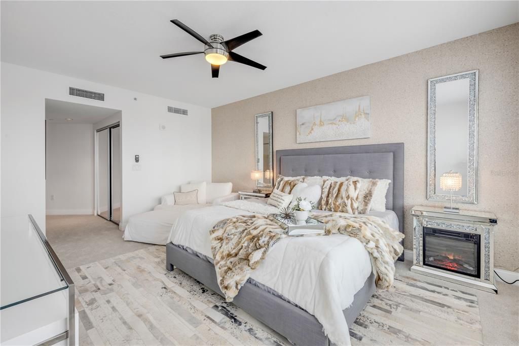 En Venta: $549,000 (3 camas, 3 baños, 2239 Pies cuadrados)