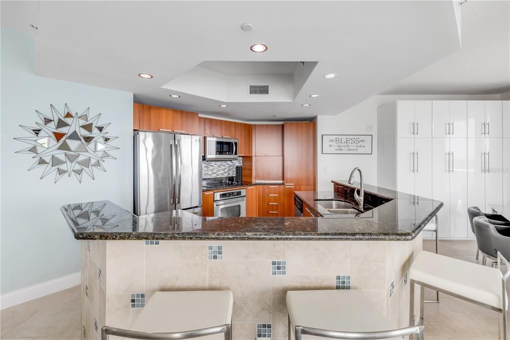 En Venta: $549,000 (3 camas, 3 baños, 2239 Pies cuadrados)