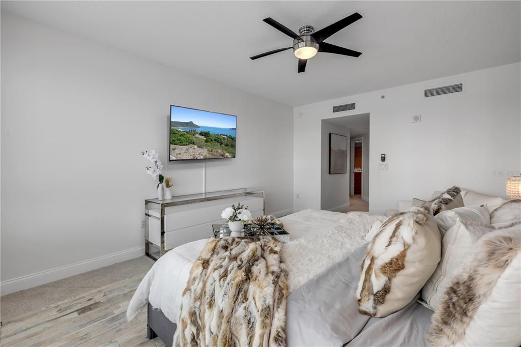 En Venta: $549,000 (3 camas, 3 baños, 2239 Pies cuadrados)