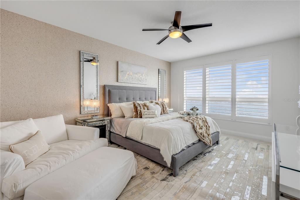 En Venta: $549,000 (3 camas, 3 baños, 2239 Pies cuadrados)