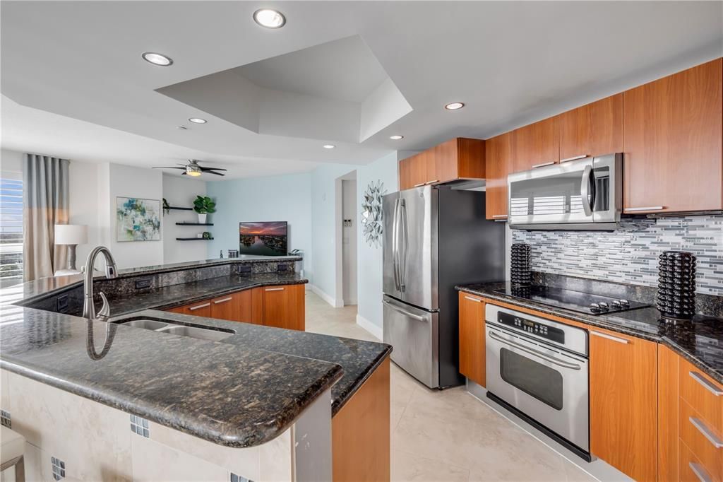 En Venta: $549,000 (3 camas, 3 baños, 2239 Pies cuadrados)