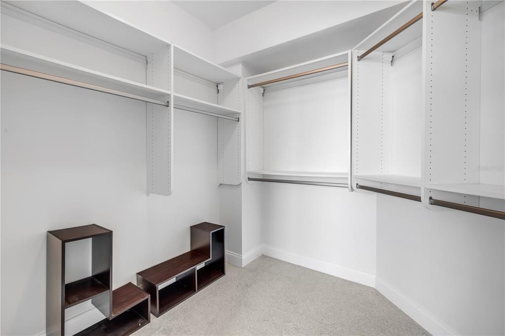 En Venta: $549,000 (3 camas, 3 baños, 2239 Pies cuadrados)