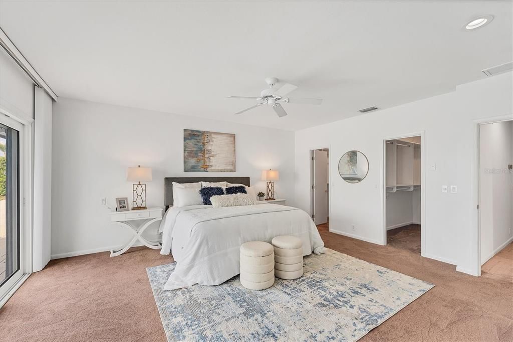 Activo con contrato: $2,999,999 (6 camas, 4 baños, 4529 Pies cuadrados)