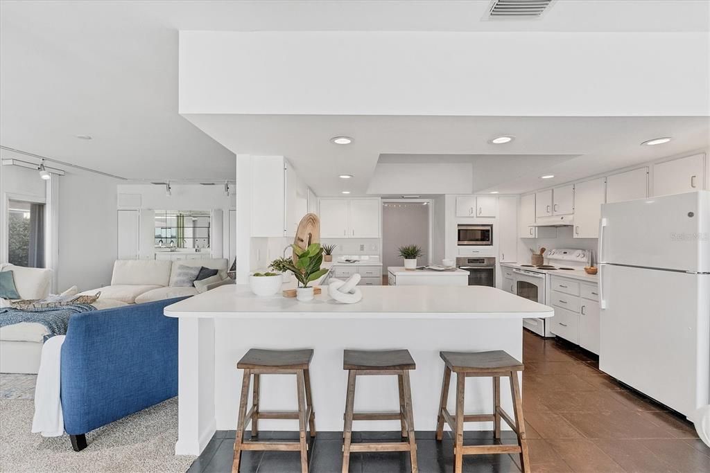 Activo con contrato: $2,999,999 (6 camas, 4 baños, 4529 Pies cuadrados)