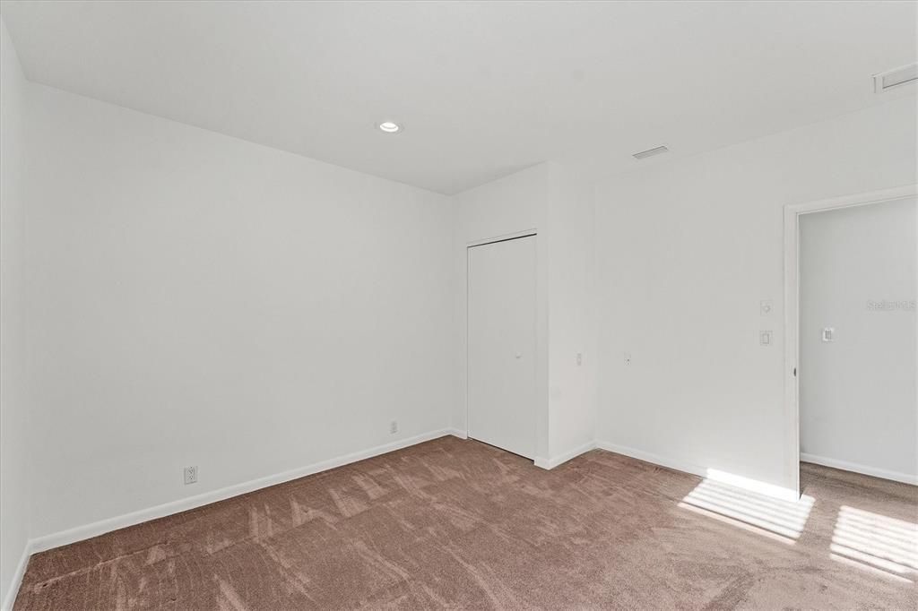 Activo con contrato: $2,999,999 (6 camas, 4 baños, 4529 Pies cuadrados)