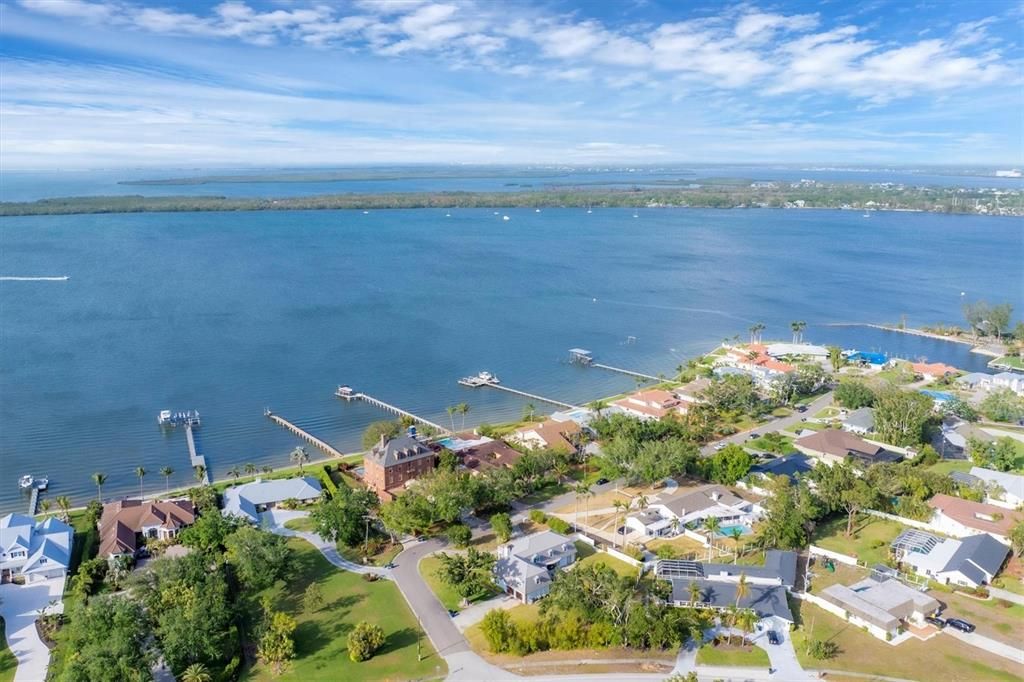 Activo con contrato: $2,999,999 (6 camas, 4 baños, 4529 Pies cuadrados)