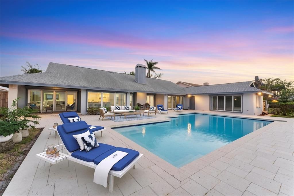 Activo con contrato: $2,999,999 (6 camas, 4 baños, 4529 Pies cuadrados)