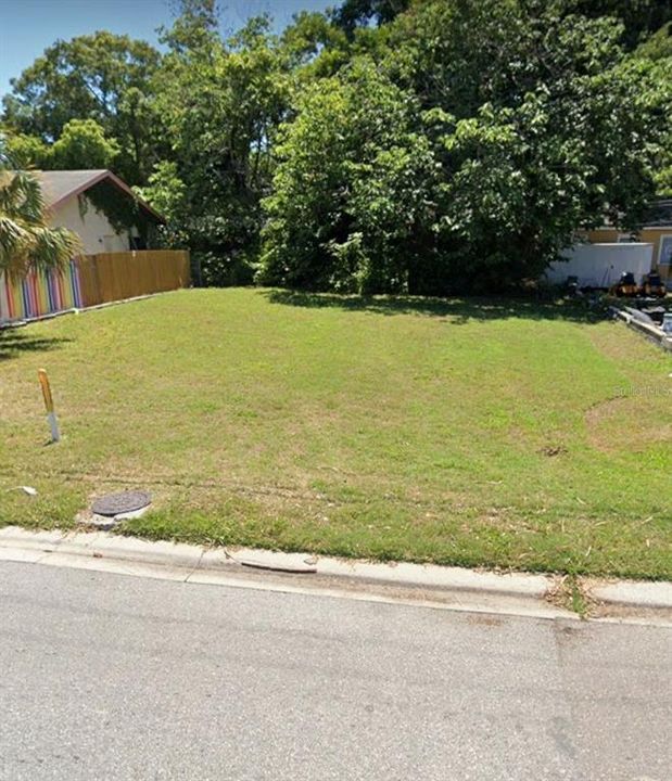 На продажу: $94,999 (0.11 acres)