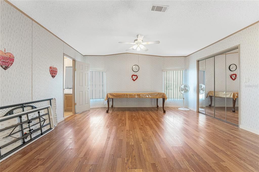 For Sale: $173,000 (2 beds, 2 baths, 1398 Square Feet)