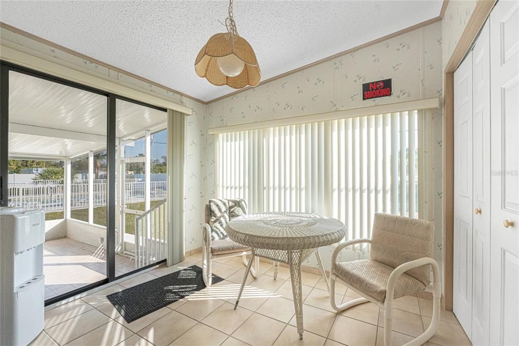 For Sale: $173,000 (2 beds, 2 baths, 1398 Square Feet)