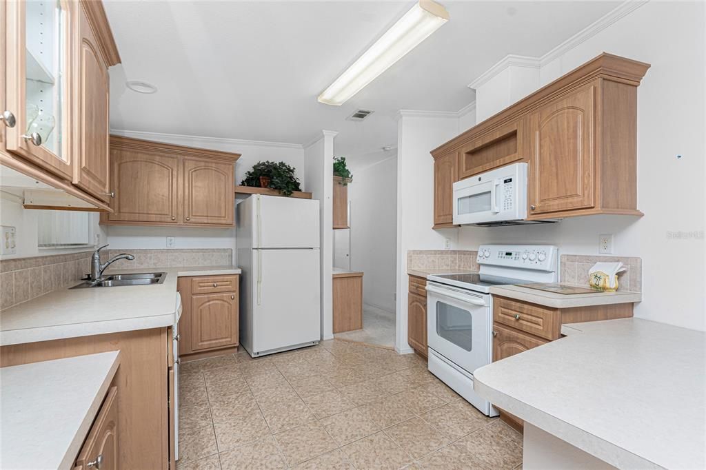 For Sale: $173,000 (2 beds, 2 baths, 1398 Square Feet)