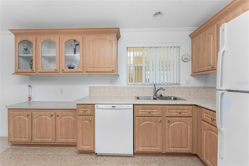 For Sale: $173,000 (2 beds, 2 baths, 1398 Square Feet)