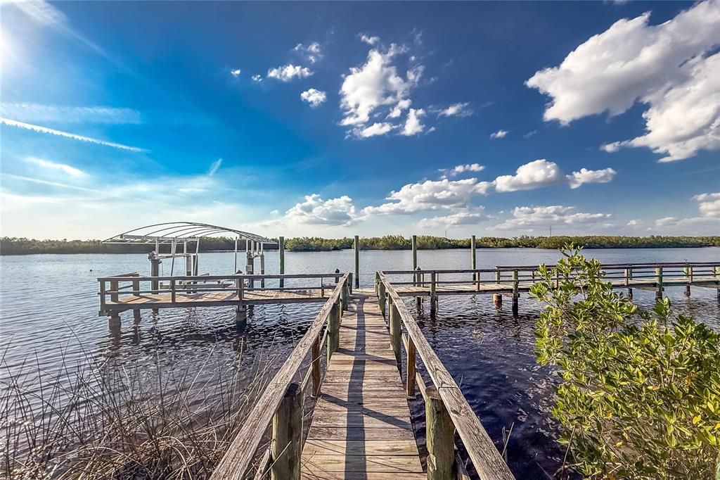 For Sale: $173,000 (2 beds, 2 baths, 1398 Square Feet)