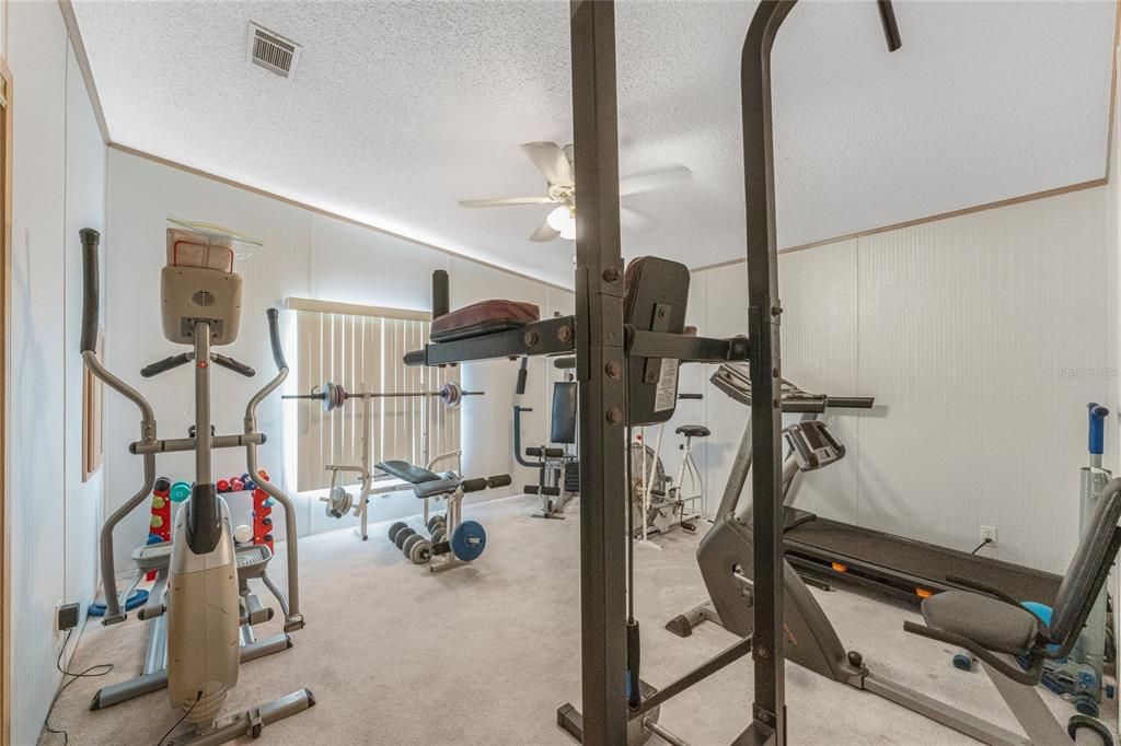 For Sale: $173,000 (2 beds, 2 baths, 1398 Square Feet)