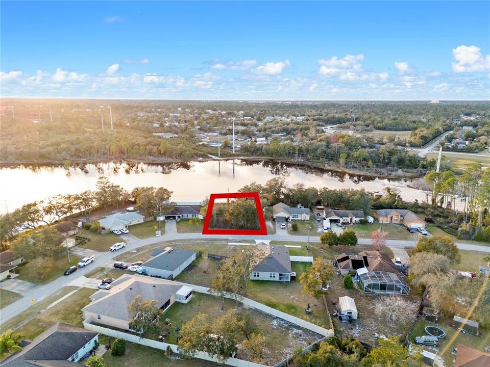 待售: $50,000 (0.23 acres)