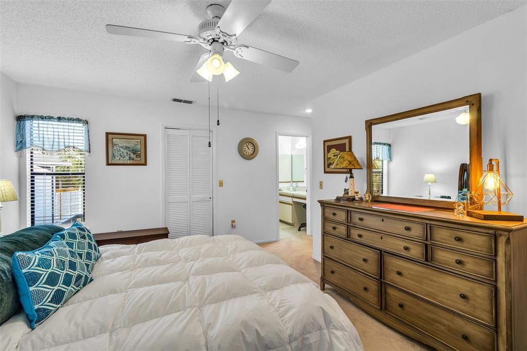 En Venta: $349,500 (2 camas, 2 baños, 1346 Pies cuadrados)