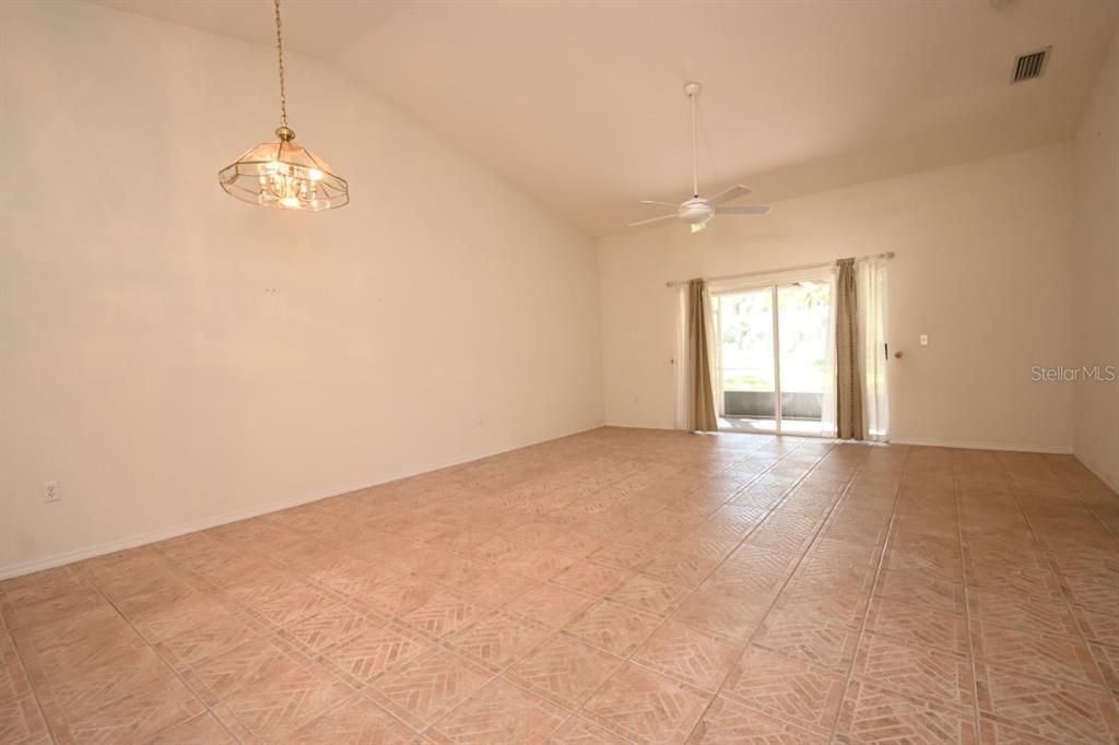 En Venta: $224,900 (2 camas, 2 baños, 1308 Pies cuadrados)