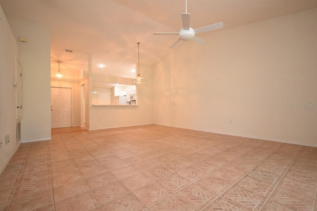 En Venta: $224,900 (2 camas, 2 baños, 1308 Pies cuadrados)