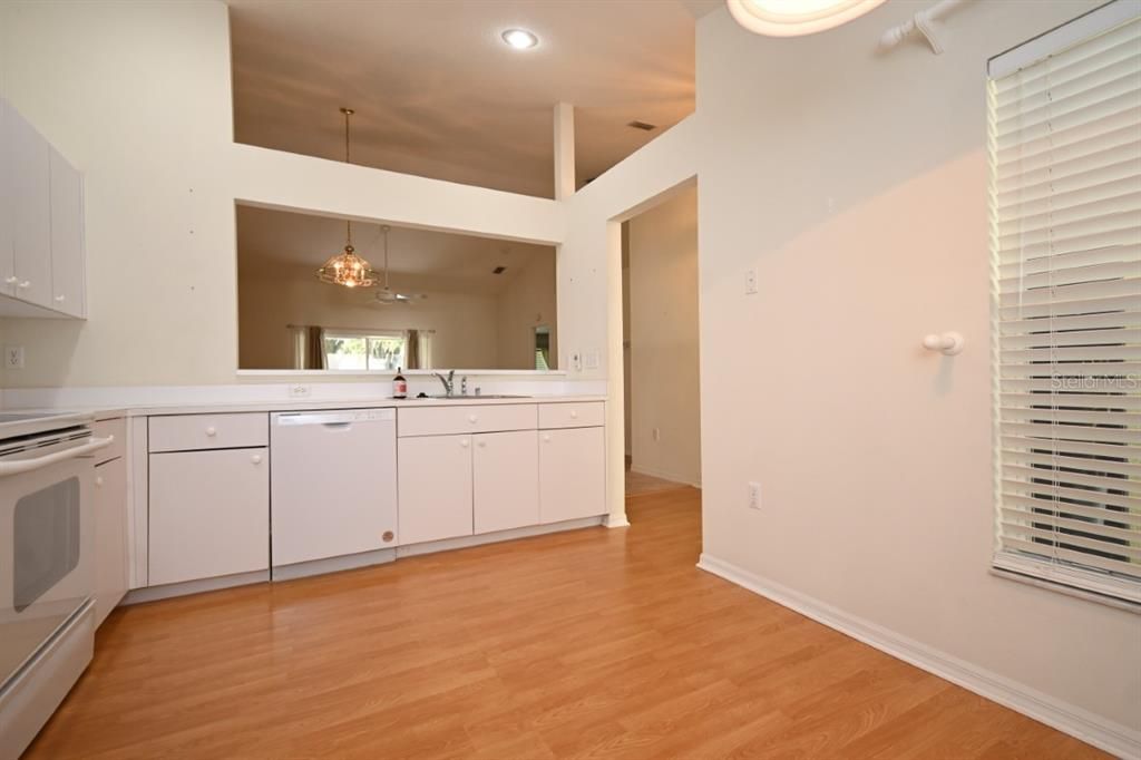 En Venta: $224,900 (2 camas, 2 baños, 1308 Pies cuadrados)