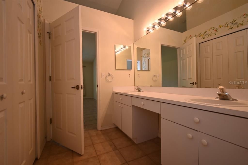 En Venta: $224,900 (2 camas, 2 baños, 1308 Pies cuadrados)