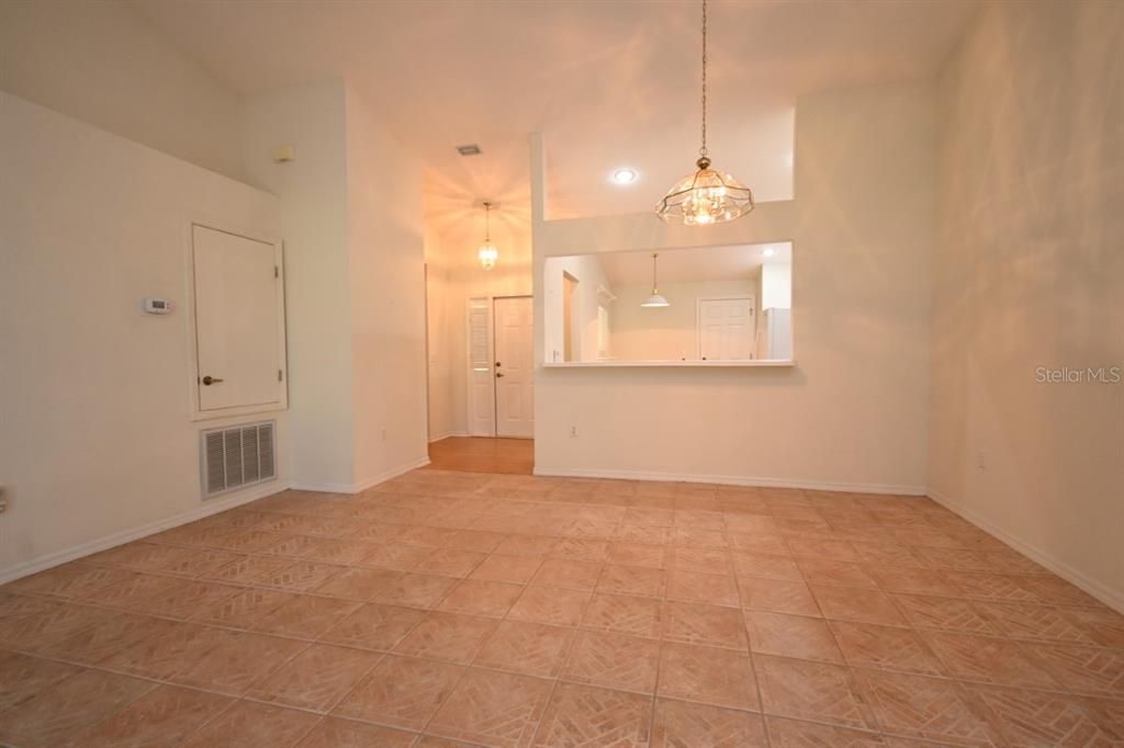 En Venta: $224,900 (2 camas, 2 baños, 1308 Pies cuadrados)