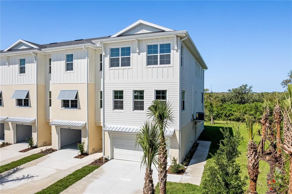 Active With Contract: $649,000 (3 beds, 2 baths, 2467 Square Feet)