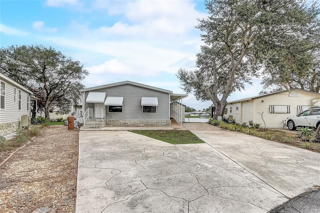 Recently Sold: $215,000 (2 beds, 2 baths, 1200 Square Feet)