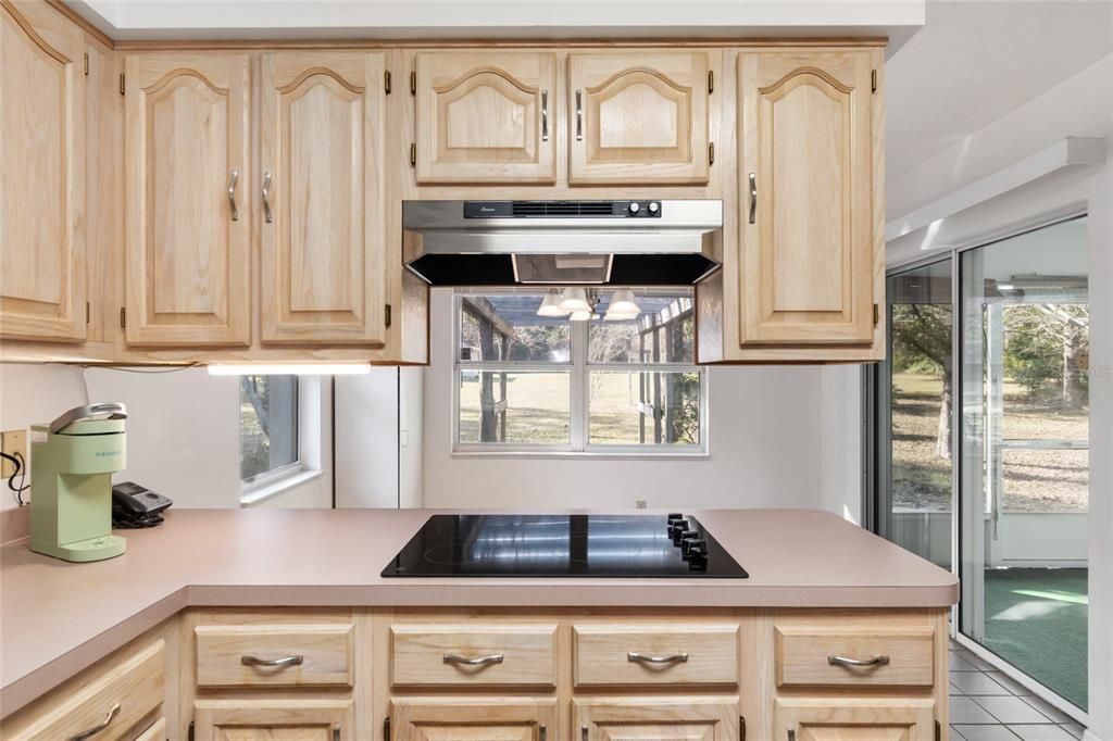 Activo con contrato: $439,000 (3 camas, 2 baños, 1836 Pies cuadrados)