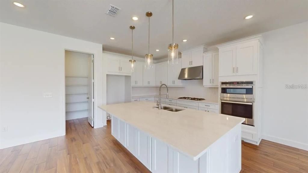 For Rent: $3,600 (3 beds, 2 baths, 1886 Square Feet)