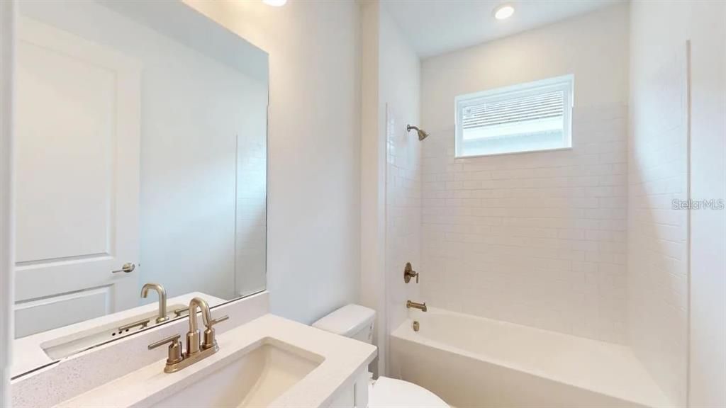 For Rent: $3,600 (3 beds, 2 baths, 1886 Square Feet)