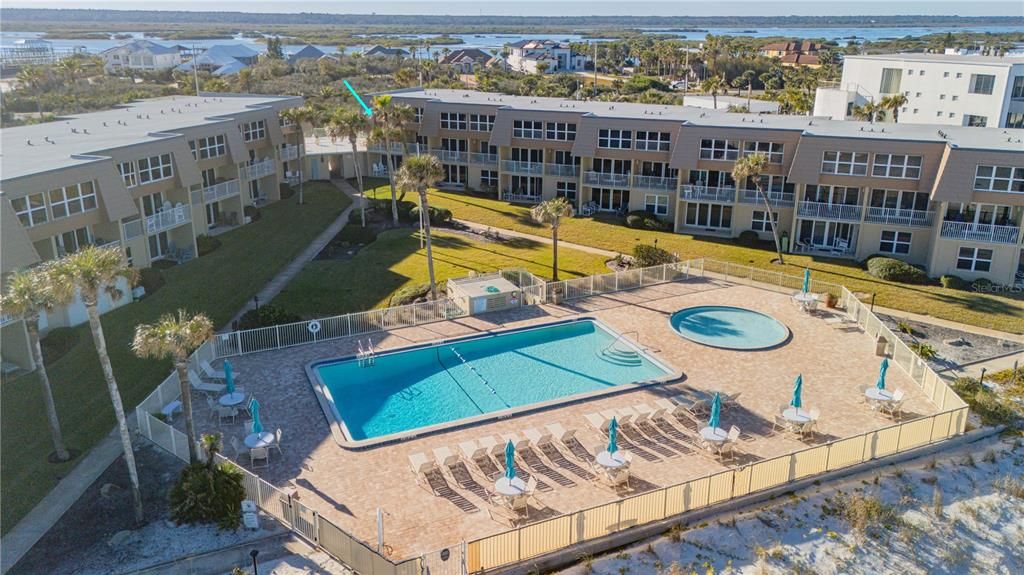 For Sale: $645,000 (2 beds, 2 baths, 1008 Square Feet)