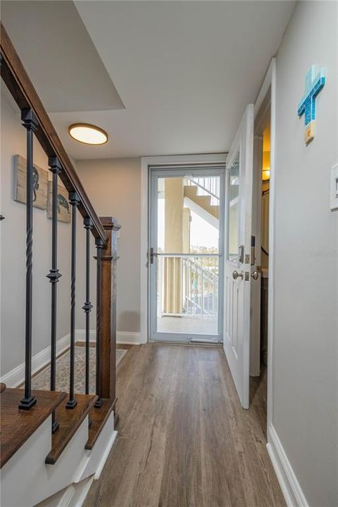 For Sale: $645,000 (2 beds, 2 baths, 1008 Square Feet)