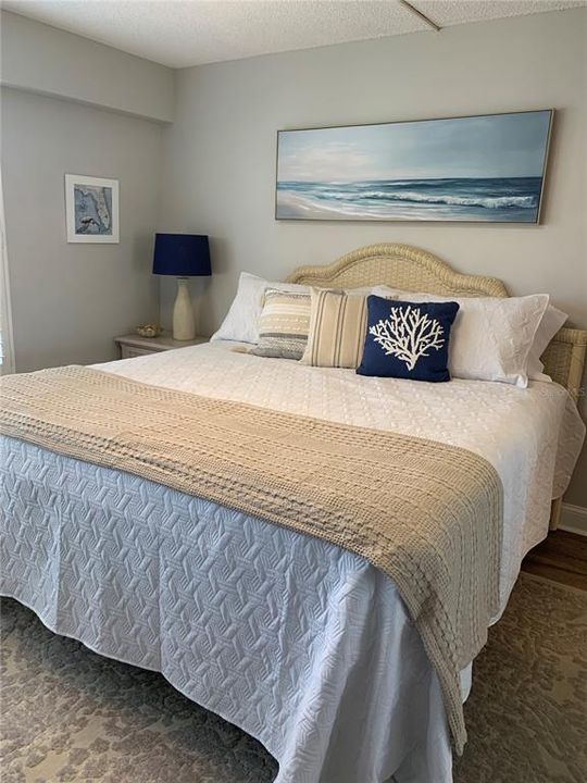 For Sale: $645,000 (2 beds, 2 baths, 1008 Square Feet)